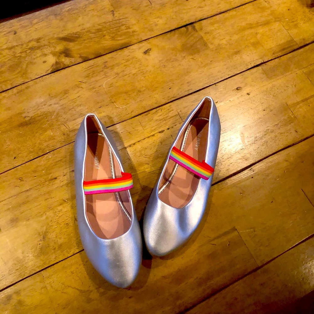 Silver flats with rainbow band, girls size 3